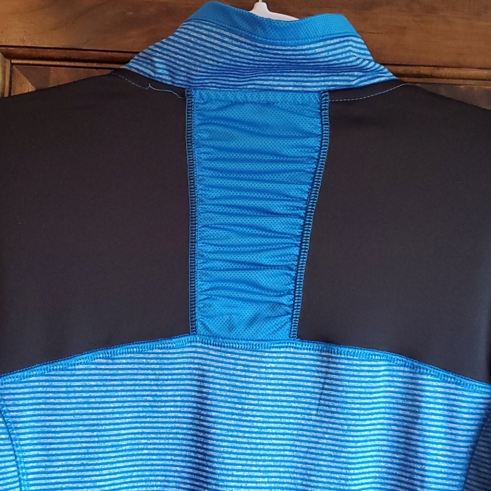 Workout pullover - Picture 4 of 4
